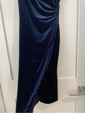 Black Halo Navy Velvet High-Low Ruched Skirt